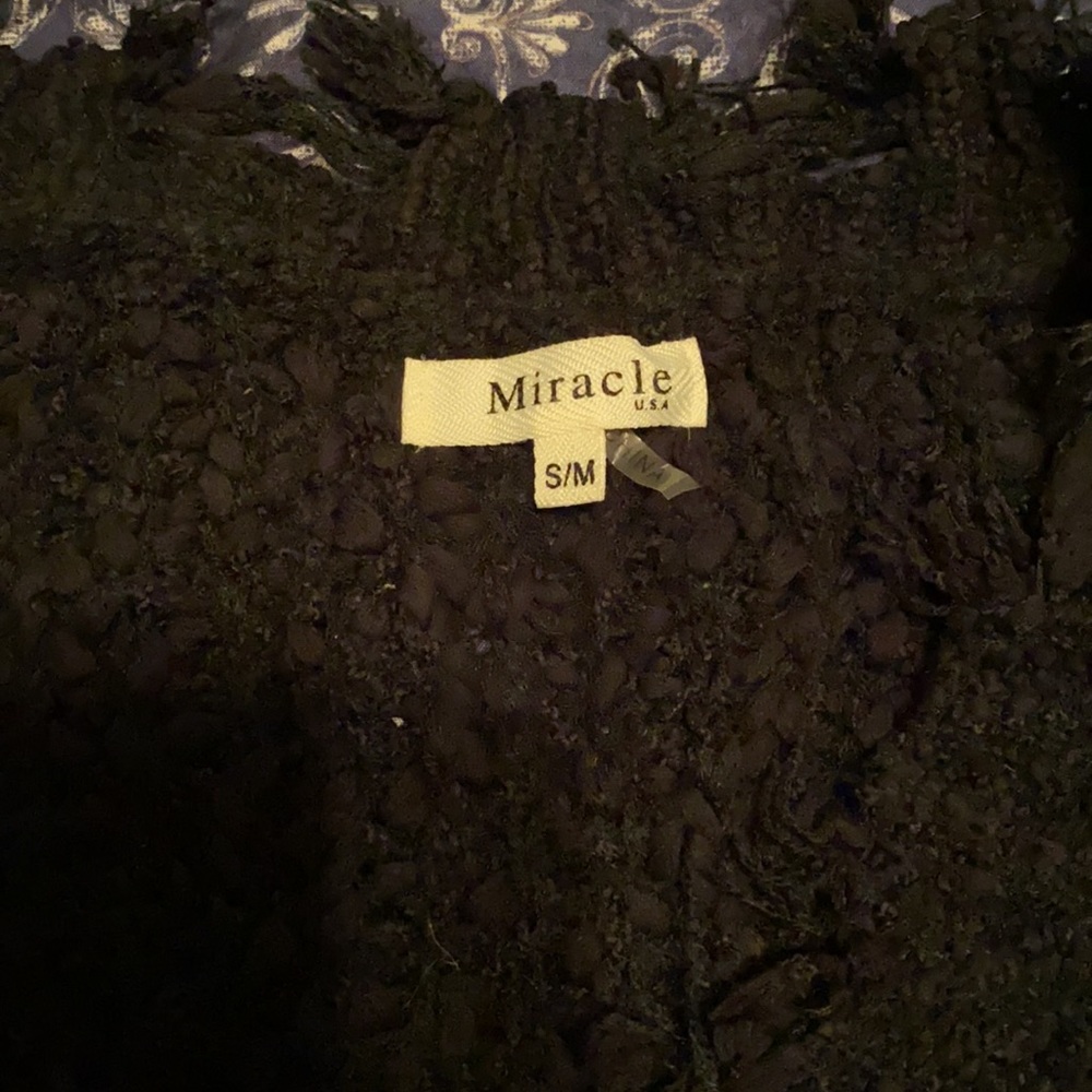 Distressed sweater - Picture 3 of 3